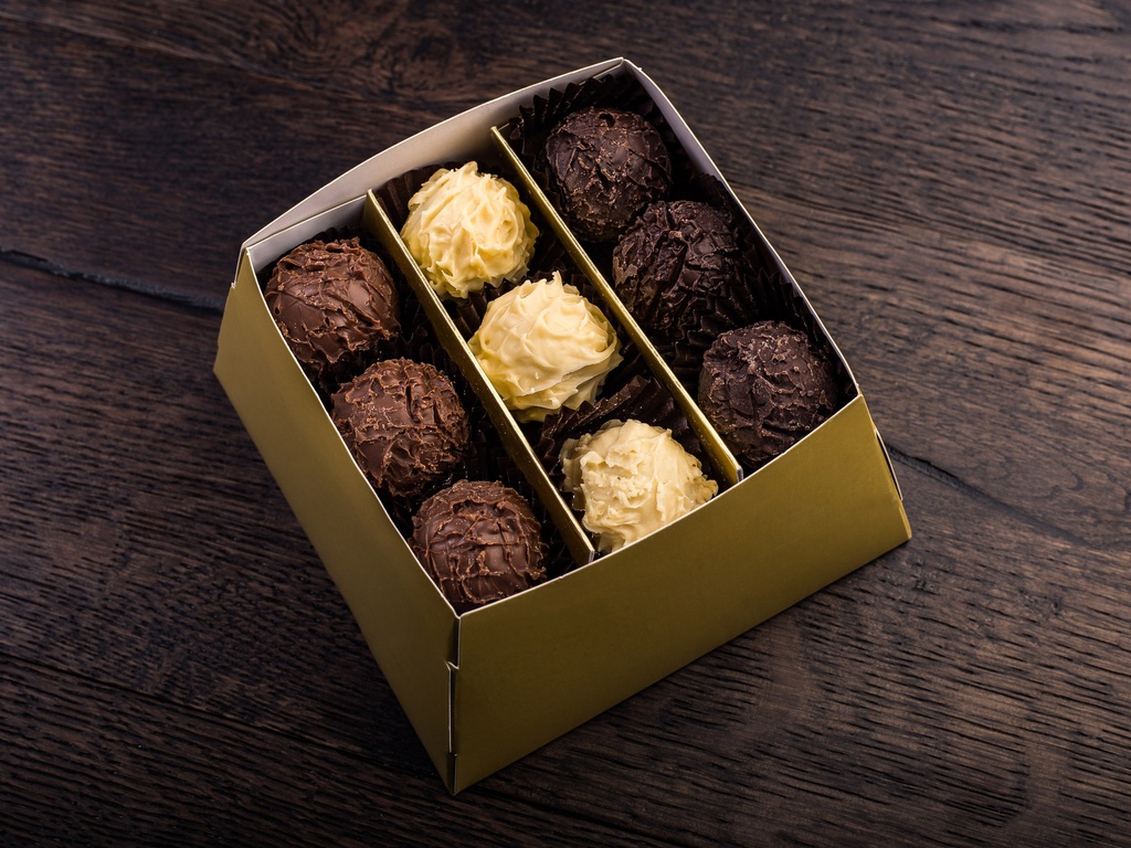 Assorted Dessert Truffle Brown Gift Box, 135g